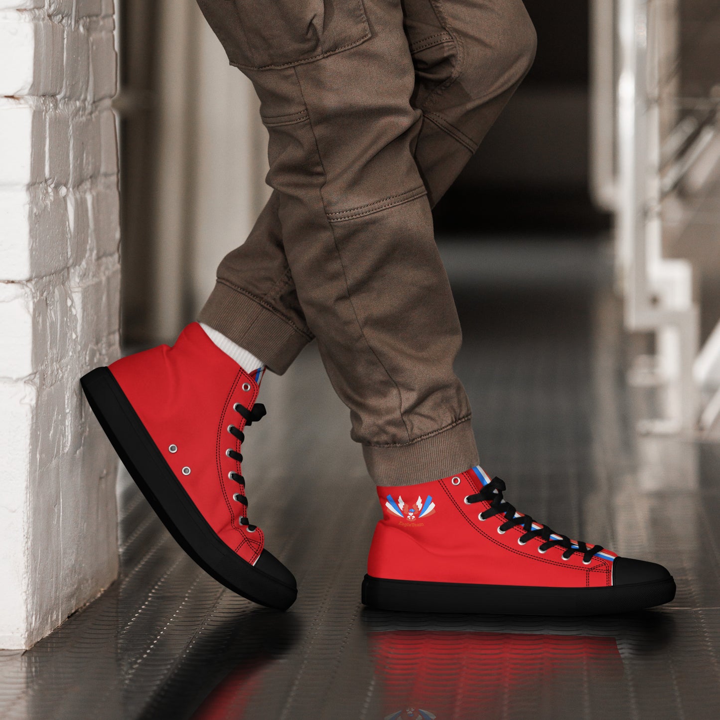 ET80 Red high top canvas shoes